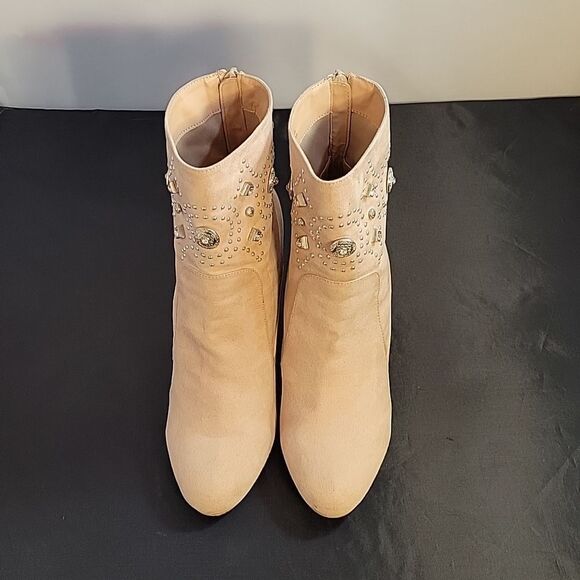 FOREVER 21 WOMEN"S FAUX SUEDE HEELED ANKLE BOOTS - Picture 2 of 11